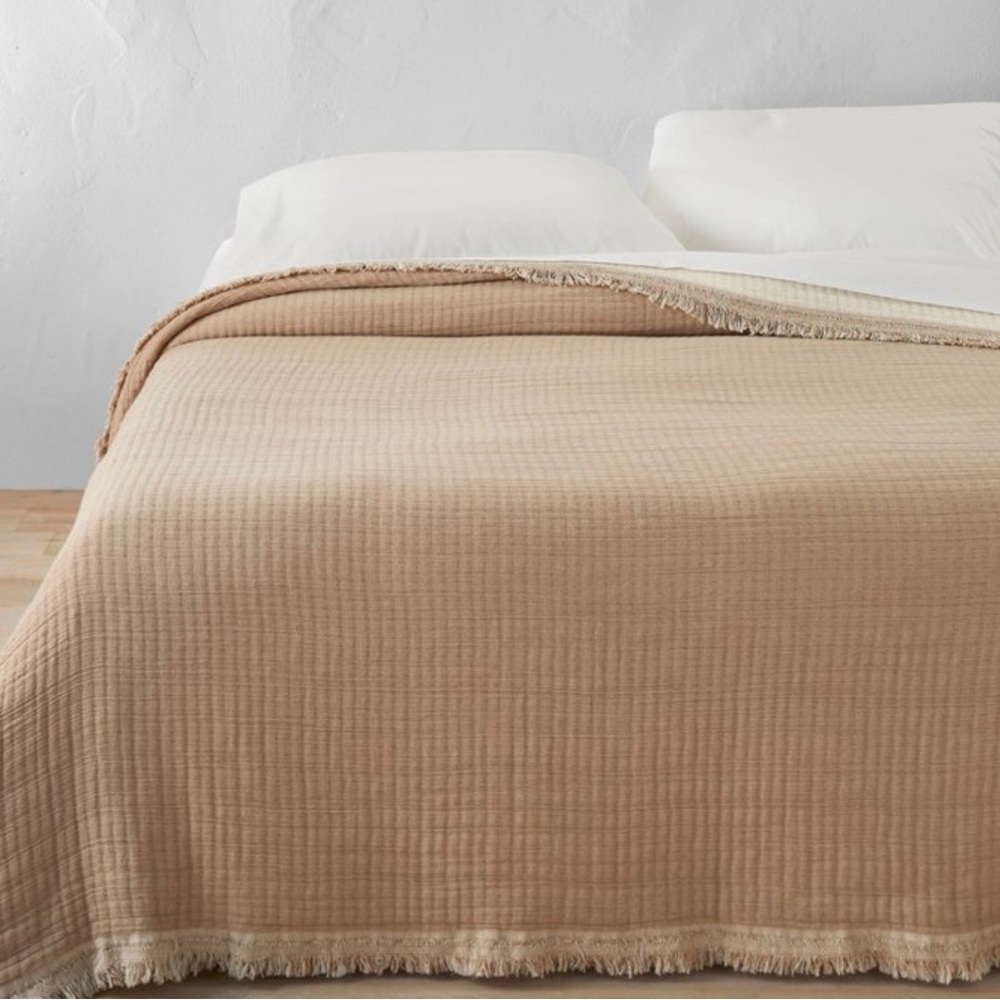 COPY - Full/Queen Reversible Textured Cotton
Chambray Coverlet Natural/Warm Bro…